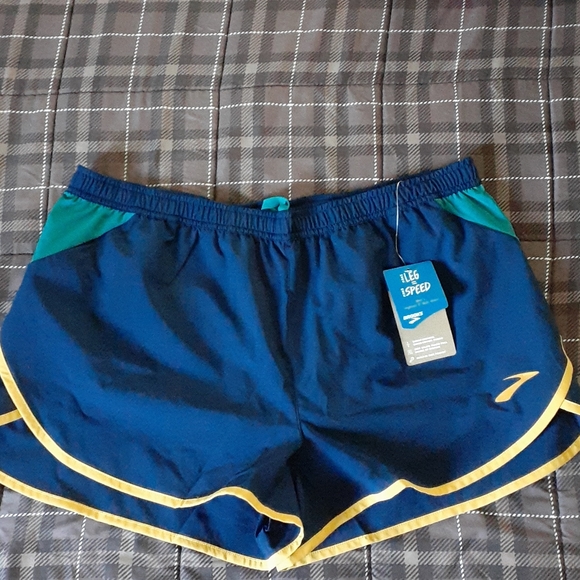 brooks hightail 3 split short